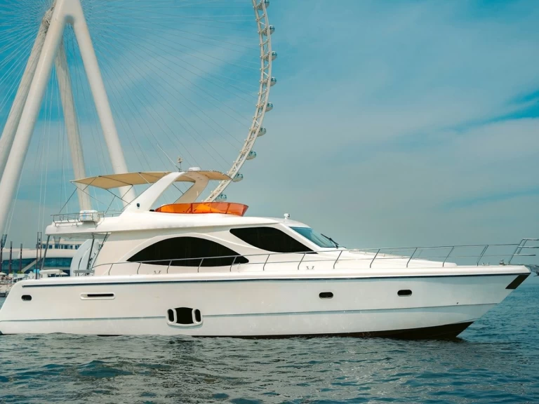 Hire Luxury Yacht DURETTI with a boat licence