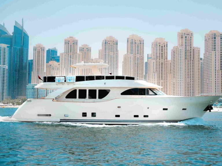 Hire Luxury Yacht with or without skipper CLASSICO Dubai Marina