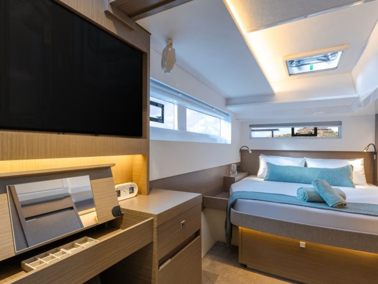 Yacht hire Rodney Bay cheap Moorings 5200