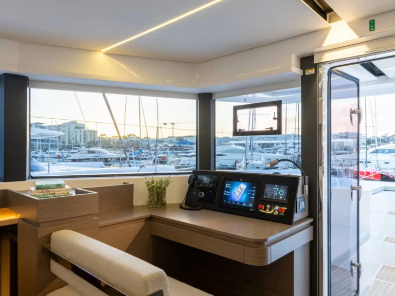 Catamaran hire in Rodney Bay - Leopard Moorings 5200