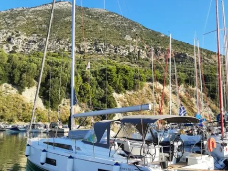 Hire Sailboat Bénéteau with a boat licence