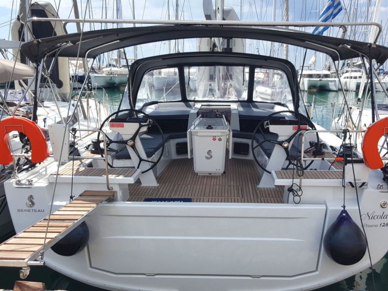 Hire Sailboat Bénéteau with a boat licence