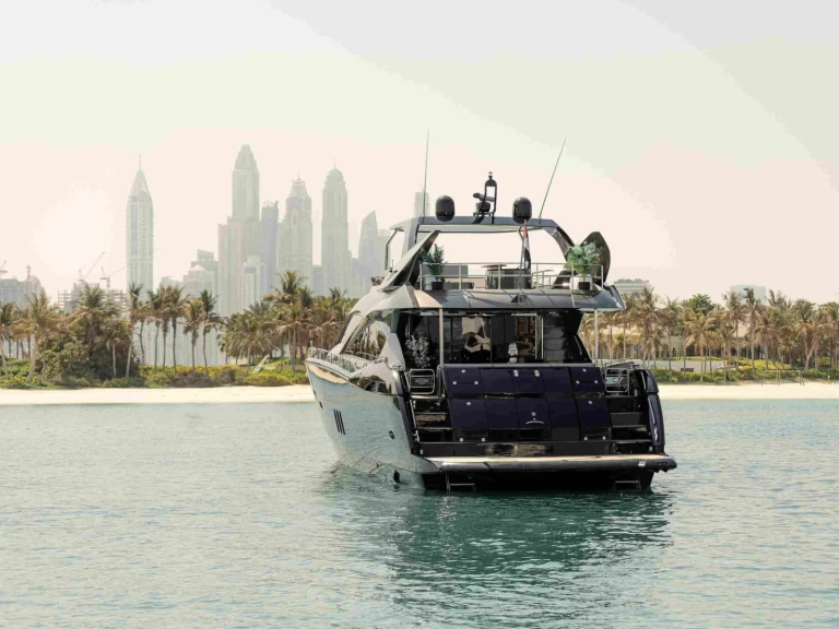 Hire Luxury Yacht Sunseeker with a boat licence