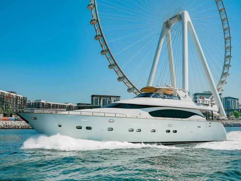 Hire Luxury Yacht Maiora with a boat licence