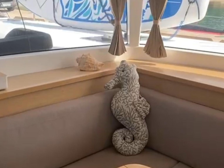 Yacht hire Sant Antoni de Portmany cheap Lagoon 450 F