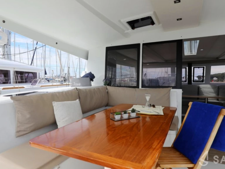 Catamaran to hire Roses at the best price