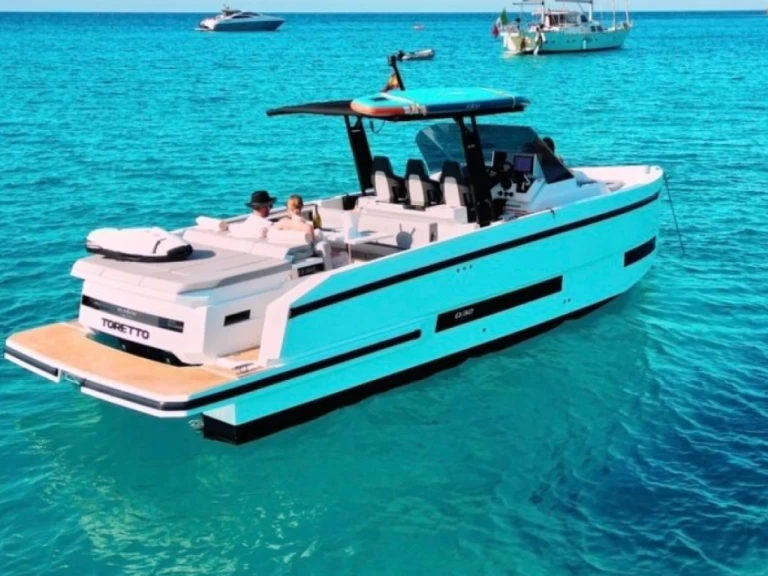 Motorboat hire in Mahón - De Antonio De Antonio D32