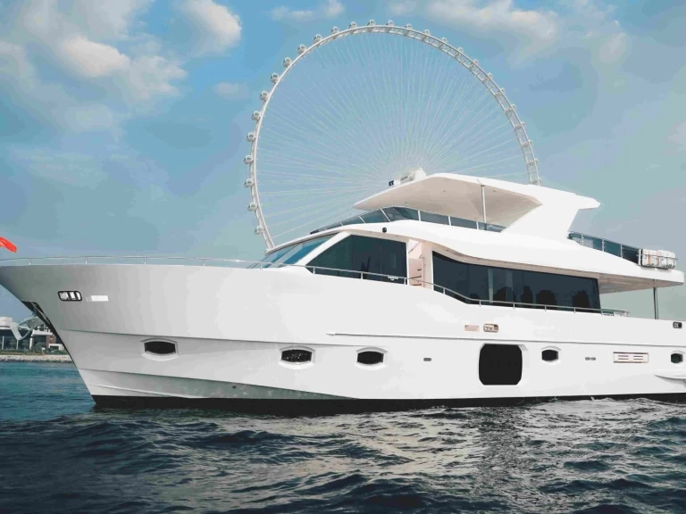 Yacht hire Dubai Marina cheap 82