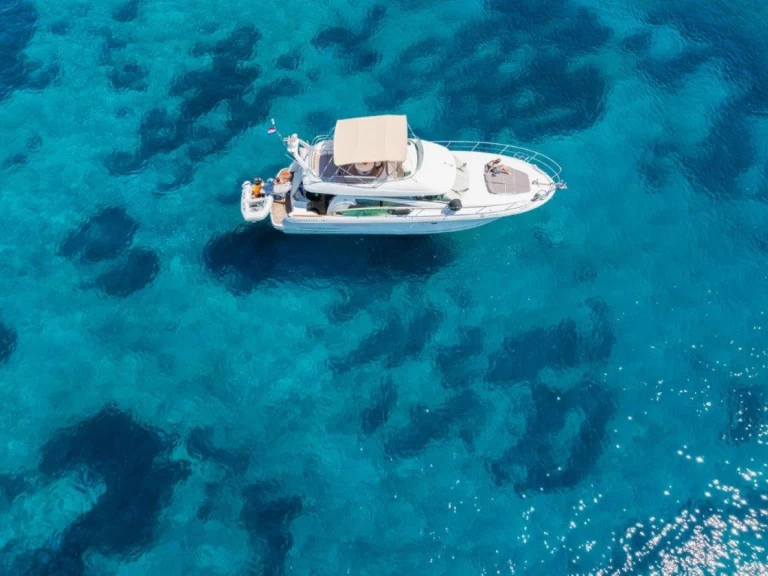 Hire Motorboat with or without skipper Jeanneau Korčula (City)