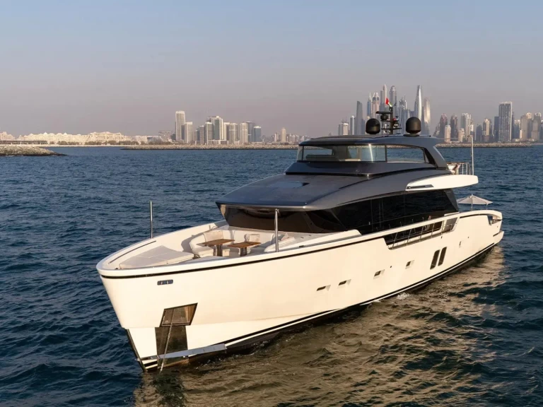 Yacht charter Dubai Marina - San Lorenzo San Lorenzo 88 on SamBoat