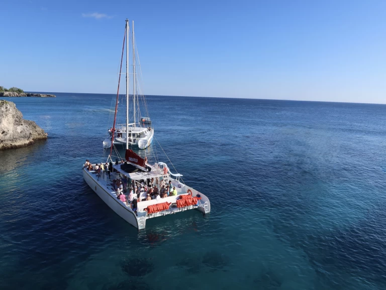 Catamaran to hire Negril at the best price
