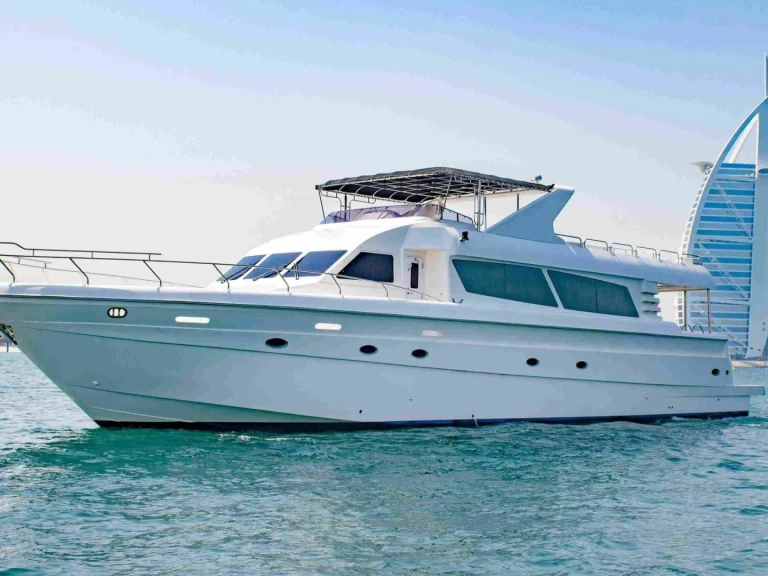 Yacht charter Dubai Marina - Gulf Craft 90 on SamBoat
