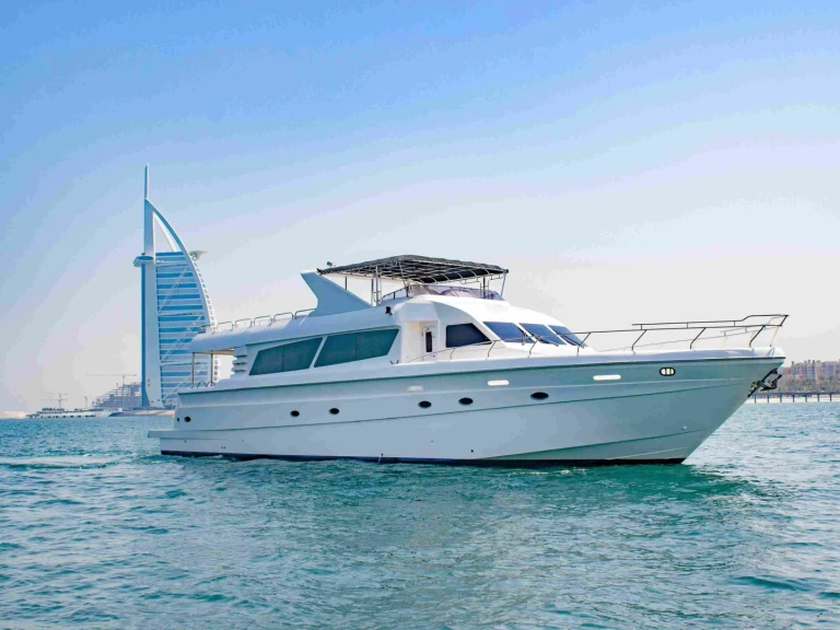 Hire a Gulf Craft 90 Dubai Marina