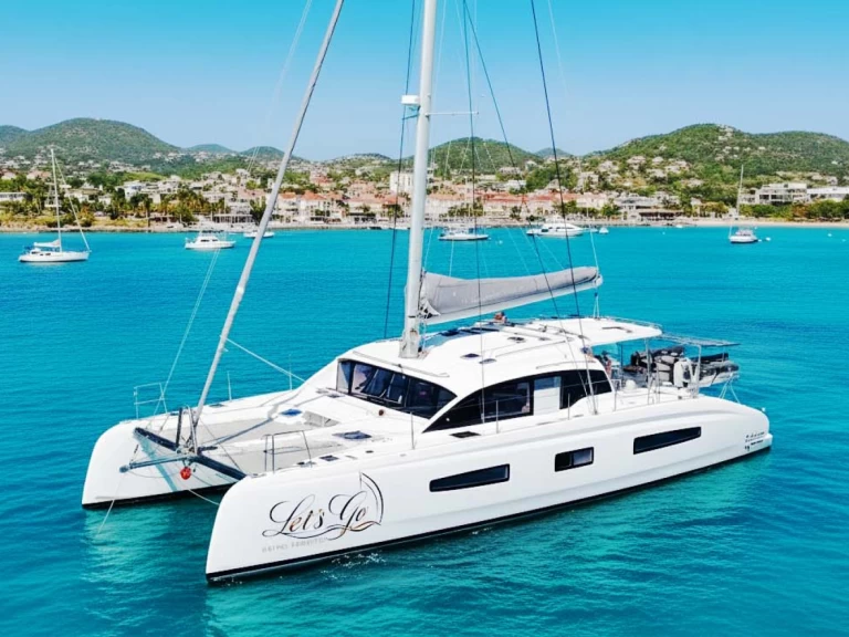 Yacht hire Corossol cheap OUTREMER52