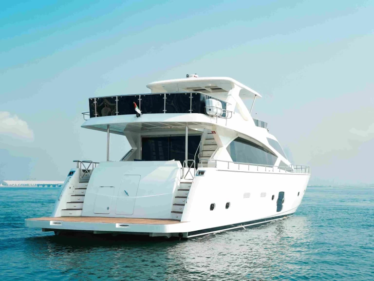 Yacht hire Dubai Marina cheap 92