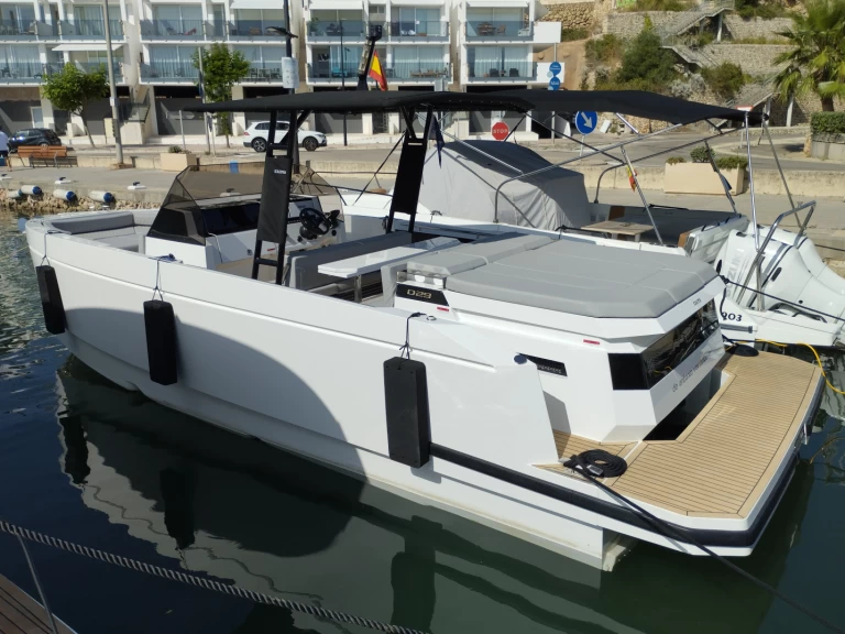 Hire a DE ANTONIO Yachts D29 Open Mahón