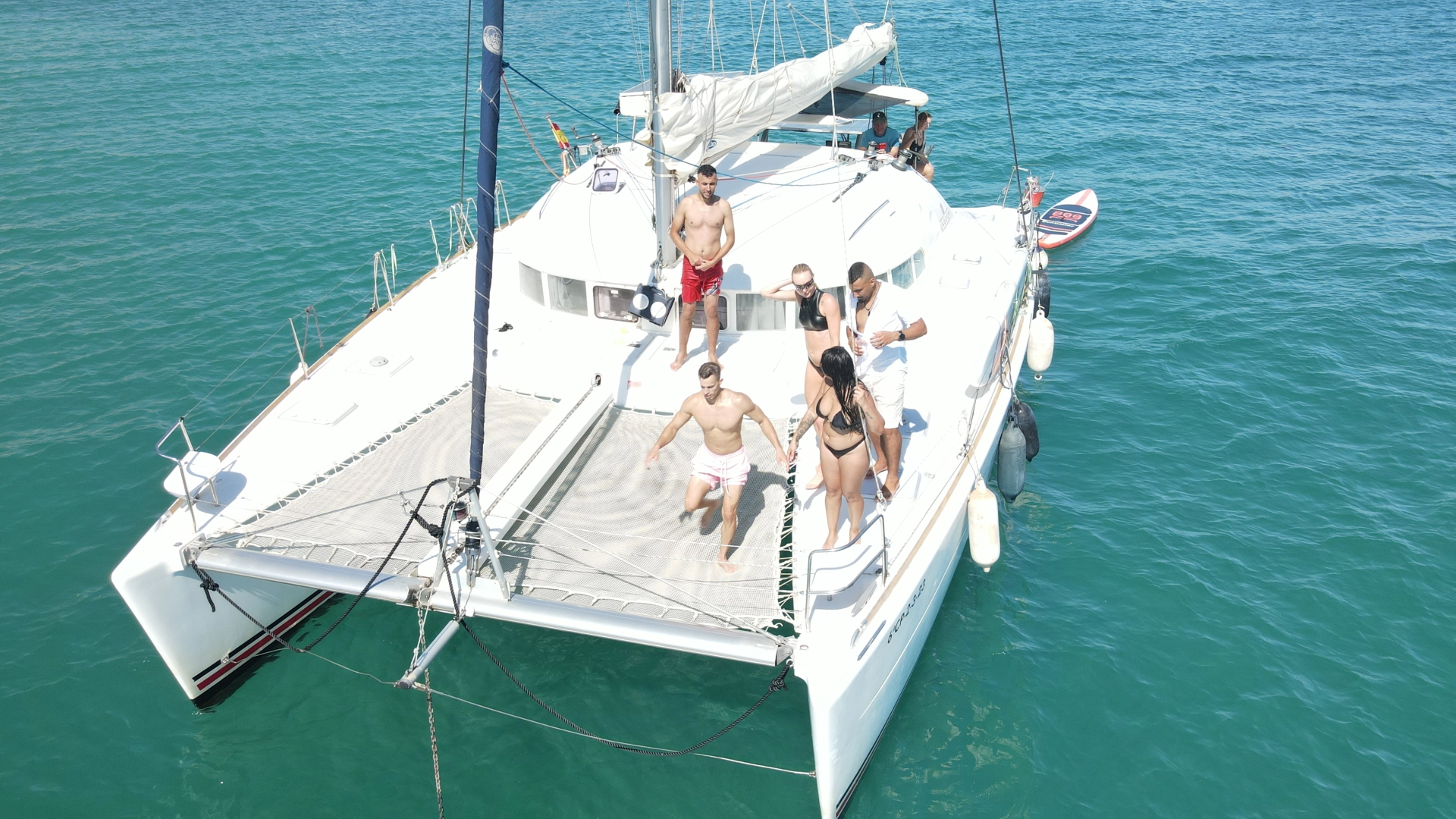Hire Catamaran Lagoon with a boat licence