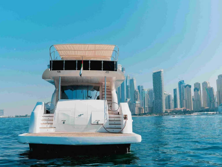 Hire a Majesty Yachts 92 Dubai Marina