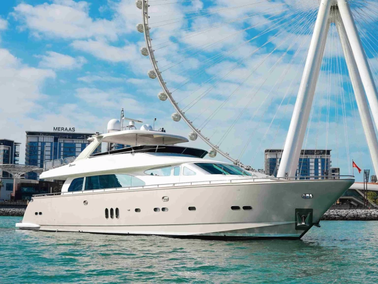 Hire a Horizon 98 Dubai Marina