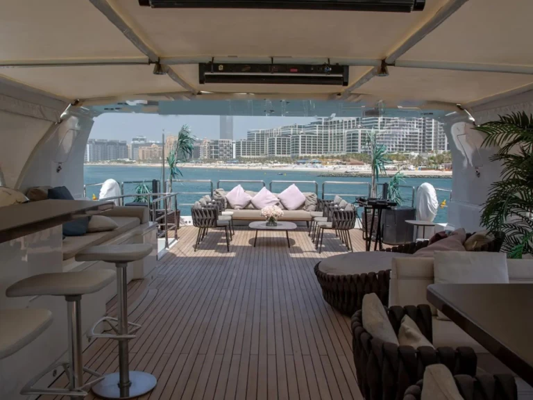 Hire Luxury Yacht NEDSHIP with a boat licence