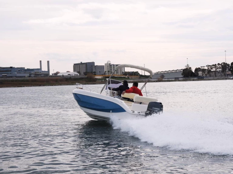 Charter a marinesite Marine 18 in Sirmione on Samboat