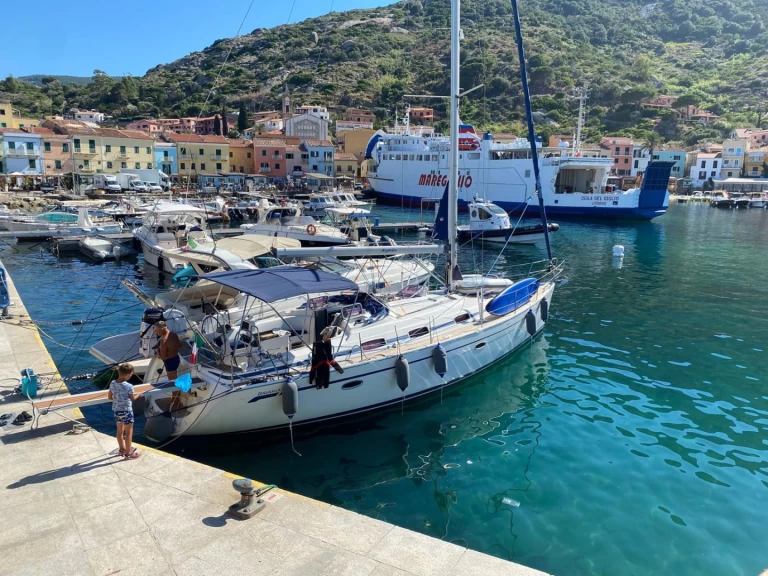 Sailboat to hire San Lorenzo al Mare at the best price