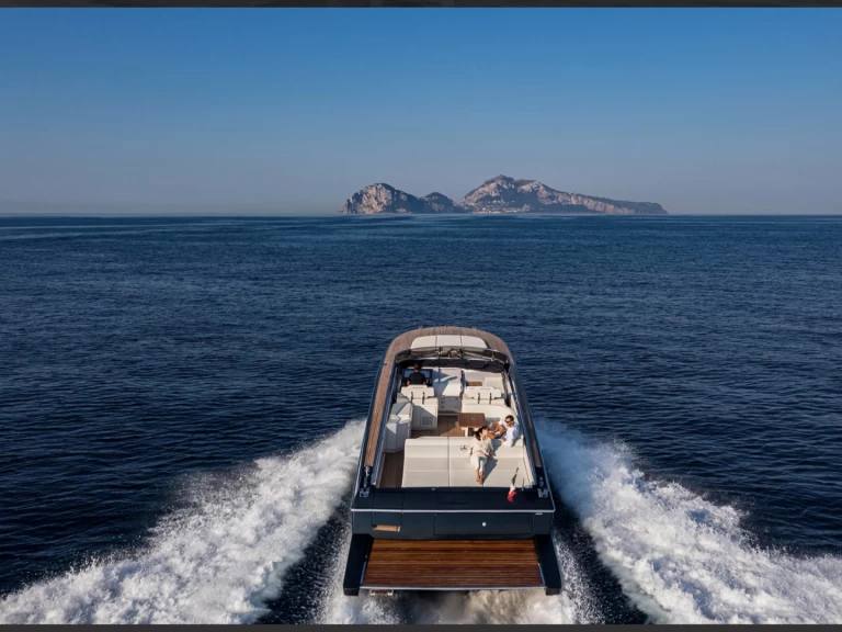 Yacht charter Tourlos - Itama 62RS on SamBoat