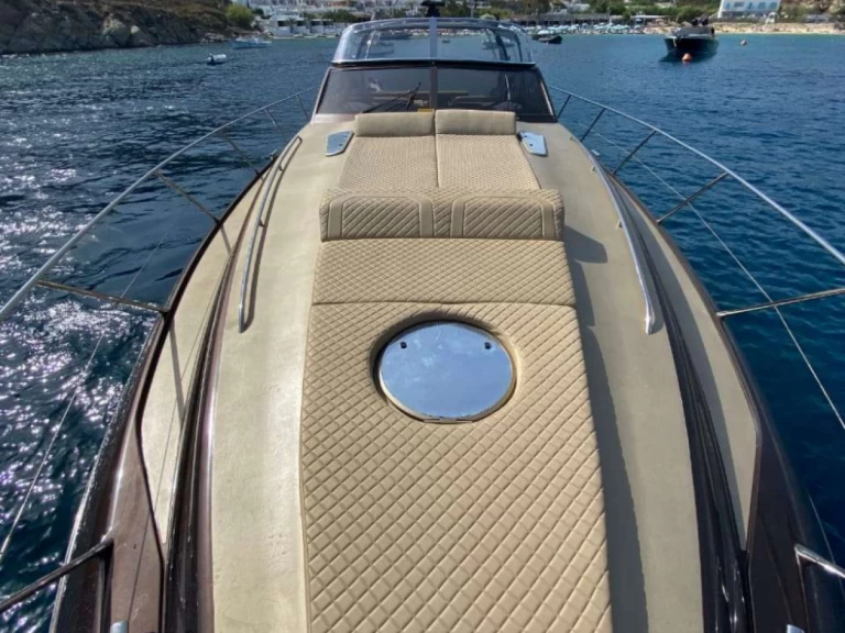 Hire Luxury Yacht with or without skipper Princess Mykonos (City)