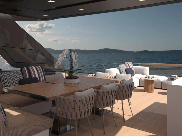 Hire Luxury Yacht San Lorenzo with a boat licence