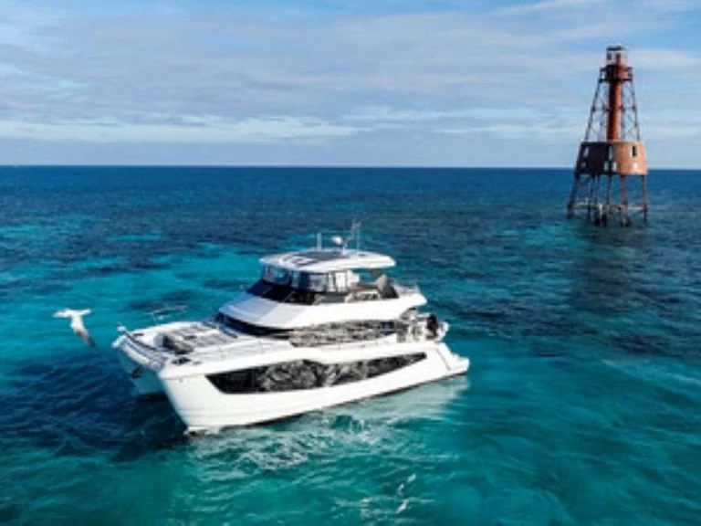Luxury Yacht to hire Road Town at the best price