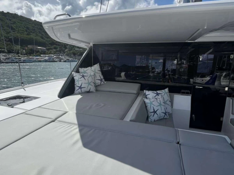 Charter a Leopard LIVIN in British Virgin Islands (BVI) on Samboat