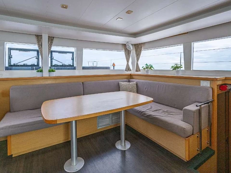 Charter a Lagoon SOMEWHERE in Nassau on Samboat