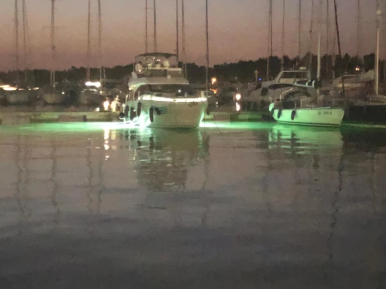 Hire Motorboat with or without skipper Bavaria Šibenik