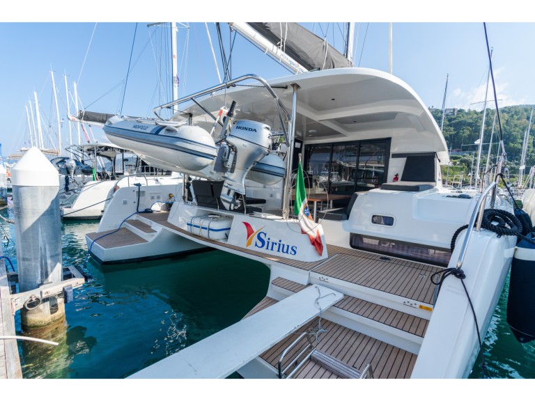 Catamaran hire in Castellammare del Golfo - Lagoon Lagoon 42