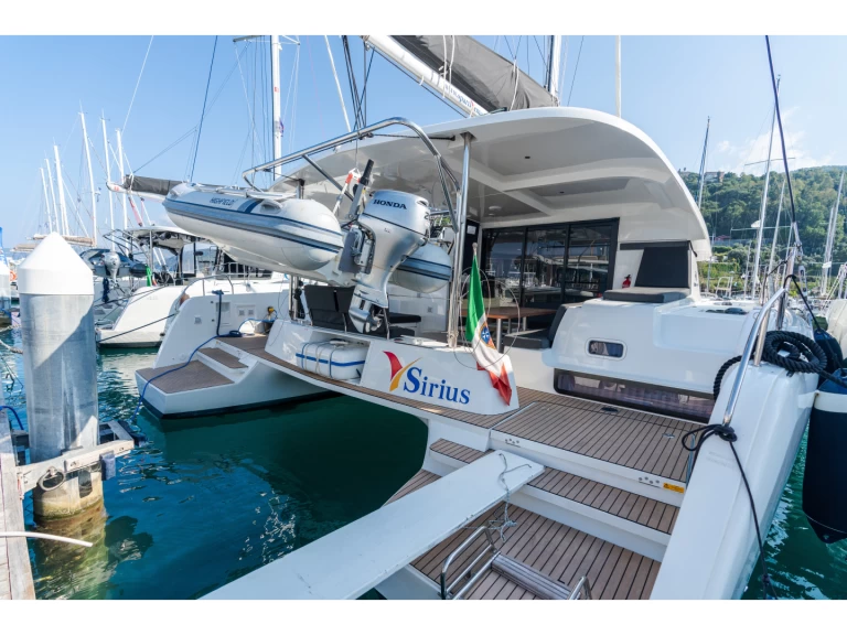 Catamaran hire in Castellammare del Golfo - Lagoon Lagoon 42