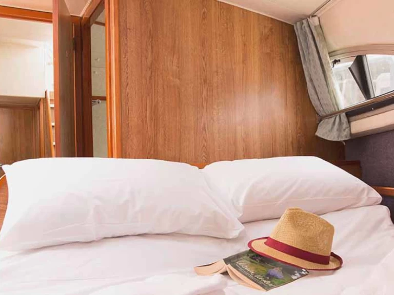 Yacht hire Spean Bridge cheap Clipper