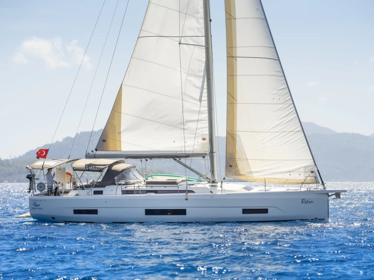 Sailboat to hire Göcek at the best price