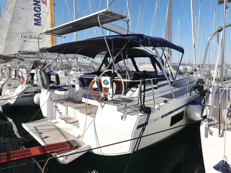 Hire a Bavaria Bavaria C42 Biograd na Moru