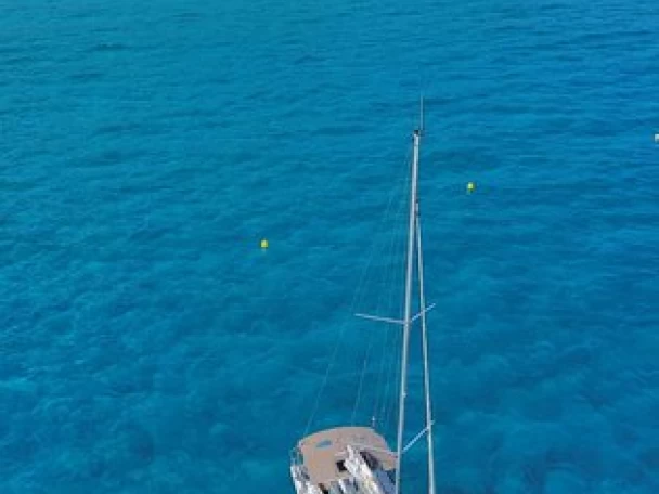 Hire Sailboat Jeanneau with a boat licence