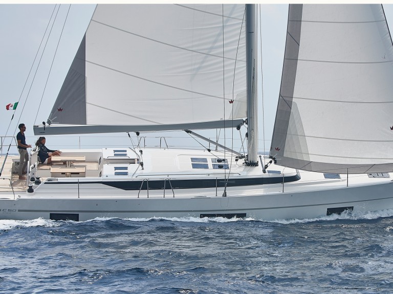 Sailboat to hire Castiglioncello at the best price