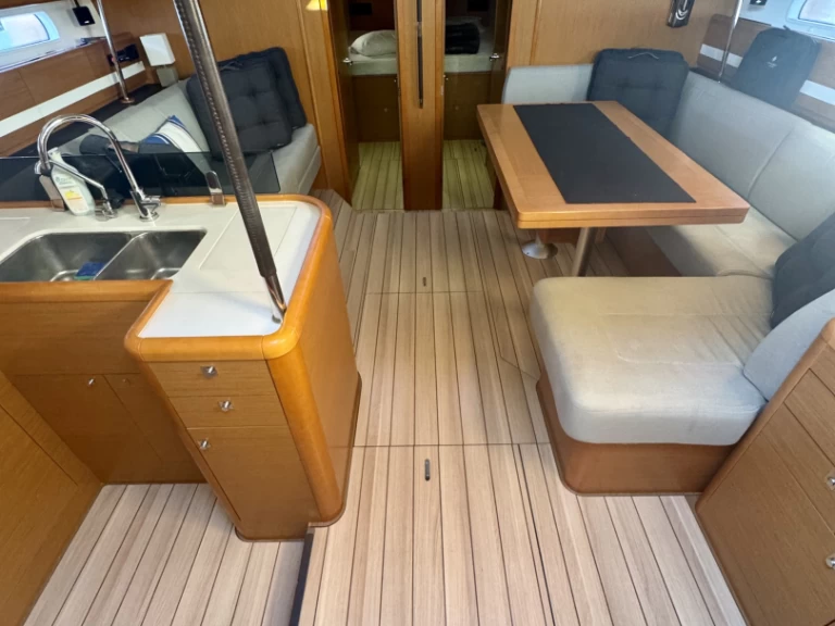 Hire Sailboat with or without skipper Jeanneau Dubrovnik