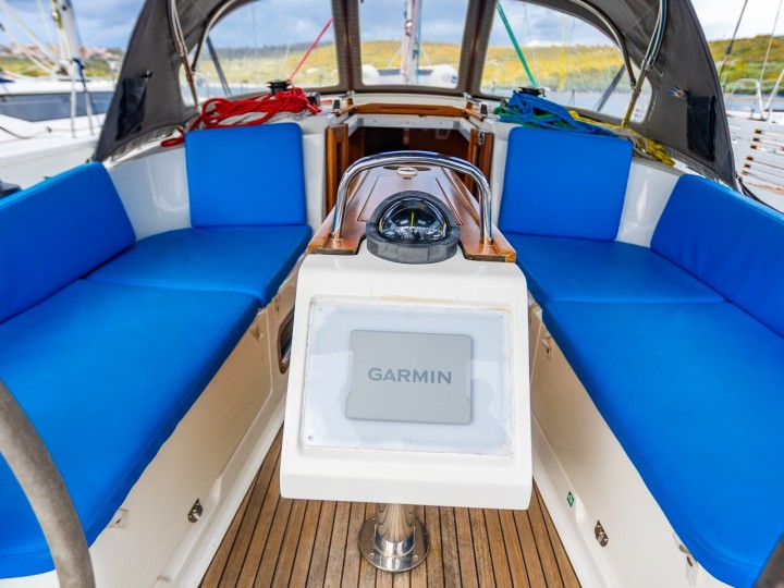 Yacht hire Punat cheap Cruiser 37