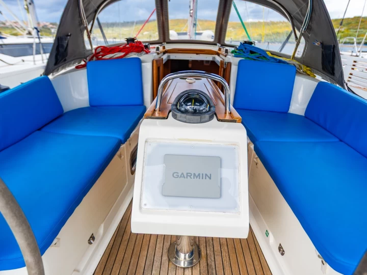 Yacht hire Punat cheap Cruiser 37