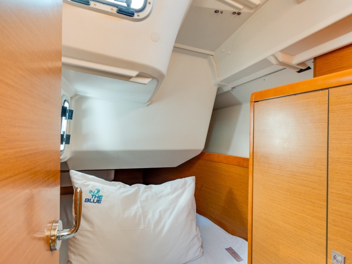 Hire a Jeanneau Sun Odyssey 349 Punat