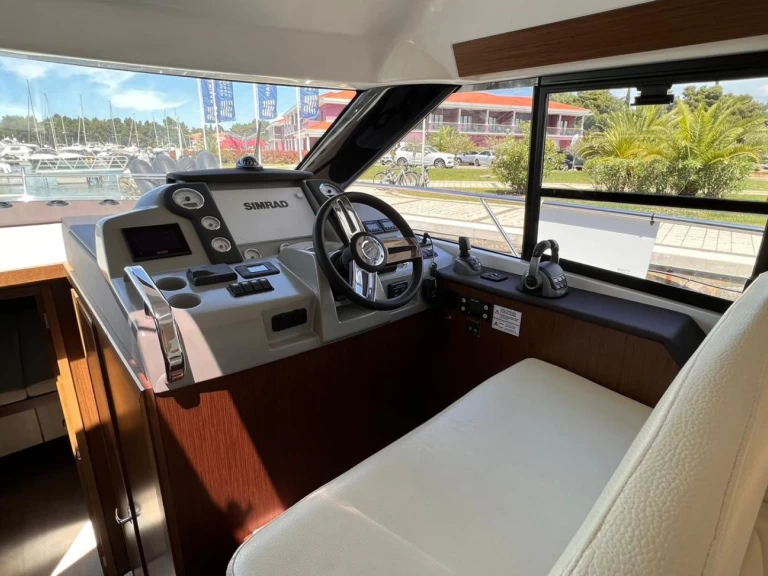 Yacht charter Šibenik - Bavaria Virtess 420 Fly on SamBoat