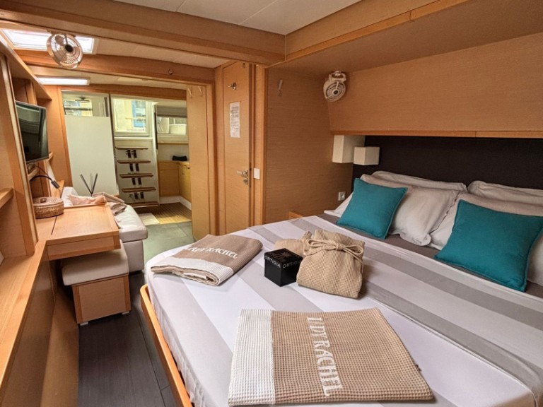 Catamaran to hire Capo d'Orlando at the best price