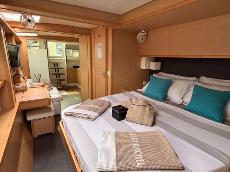 Catamaran to hire Capo d'Orlando at the best price