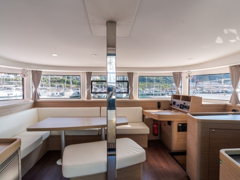 Yacht hire Castellammare del Golfo cheap Lagoon 42