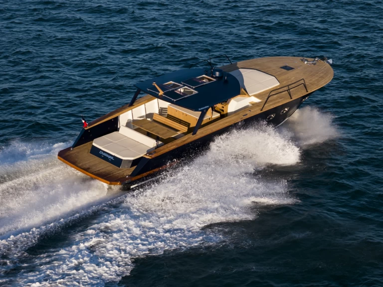 Motorboat to hire Port de Cavalaire-sur-Mer at the best price