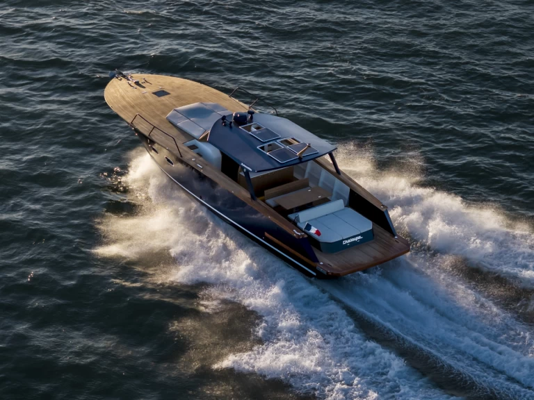 Hire Motorboat Dubourdieu with a boat licence